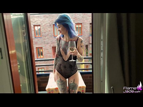 ❤️ Te kotiro tino nui e ngotea ana me te karepe me te whana i raro i te rangi tuwhera ☑ Russian porn i mi.watchhentai.ru