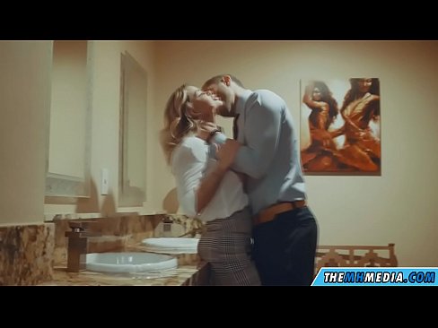 ❤️ Ina whakawaia koe e te kakaho tetona i roto i te wharepaku whanui ☑ Russian porn i mi.watchhentai.ru